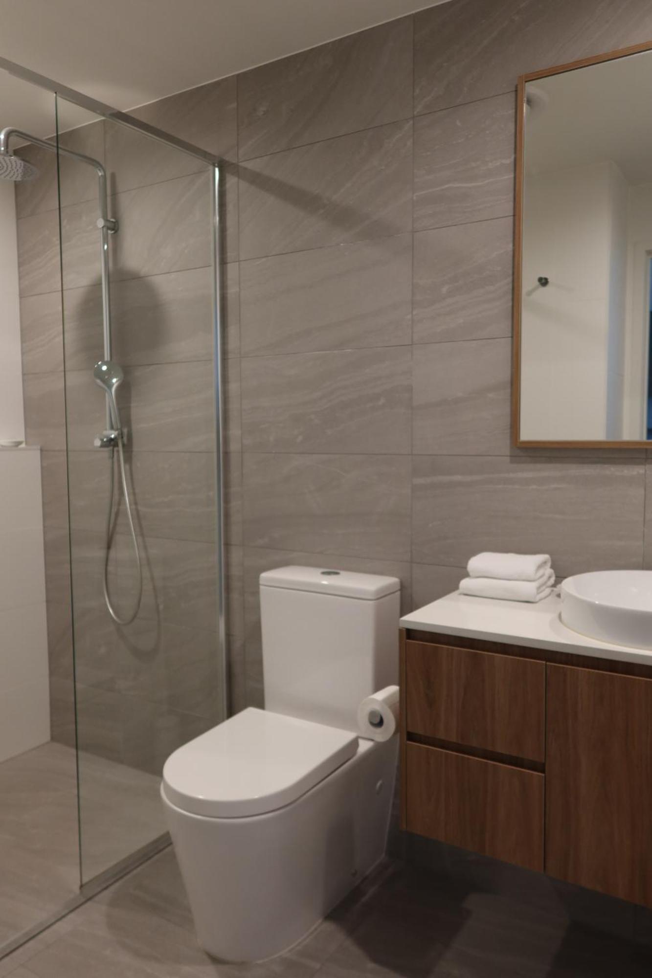 Apartment Luxury Palm 1 Bedroom In The Village Gold Coast